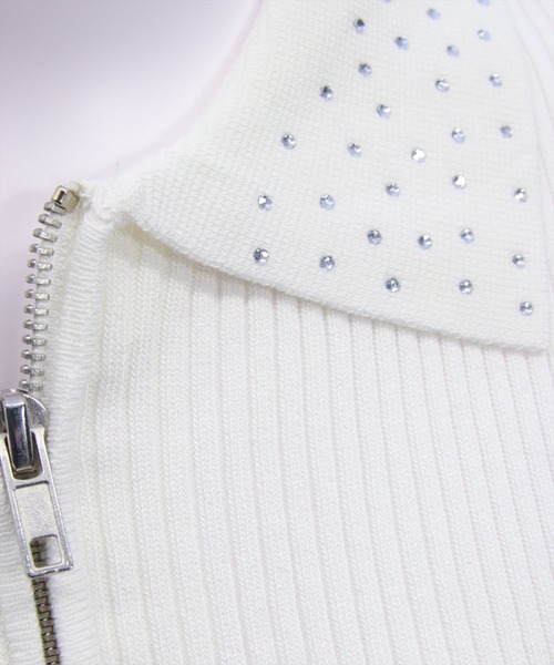 clear（クリア）の「ラインストーンカラーダブルジップ半袖ニットトップス[骨格ストレート カジュアル 大人]（ニット/セーター・レディース・レッド/オフホワイト/杢グレー/ブラック・F）」の16枚目の写真