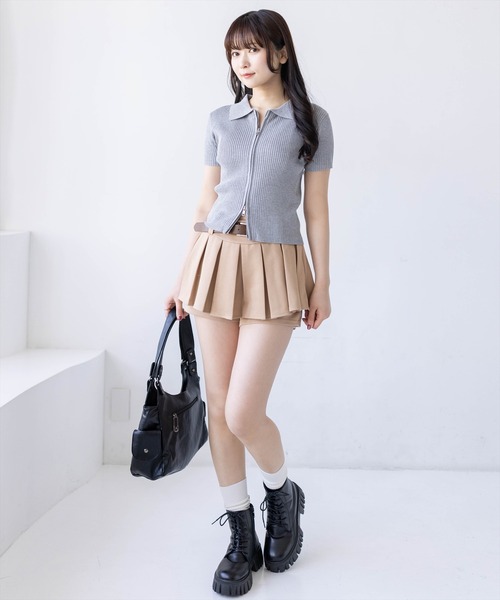 clear（クリア）の「ラインストーンカラーダブルジップ半袖ニットトップス[骨格ストレート カジュアル 大人]（ニット/セーター・レディース・レッド/オフホワイト/杢グレー/ブラック・F）」の10枚目の写真