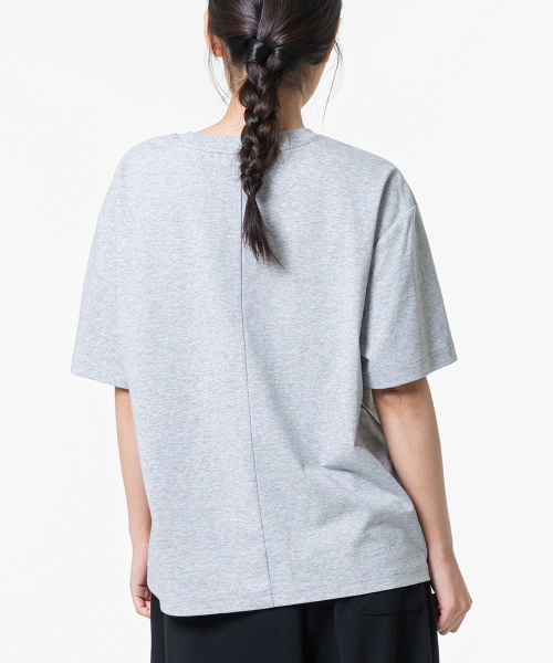 MOZMOZ(モズモズ)の「クロップフィットソロナクーリング機能性バックカット無地半袖Tシャツグレー(Tシャツ/カットソー・レディース・その他・1/2/3)」の3枚目の写真
