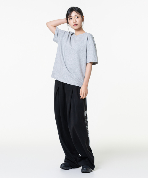 MOZMOZ(モズモズ)の「クロップフィットソロナクーリング機能性バックカット無地半袖Tシャツグレー(Tシャツ/カットソー・レディース・その他・1/2/3)」の4枚目の写真