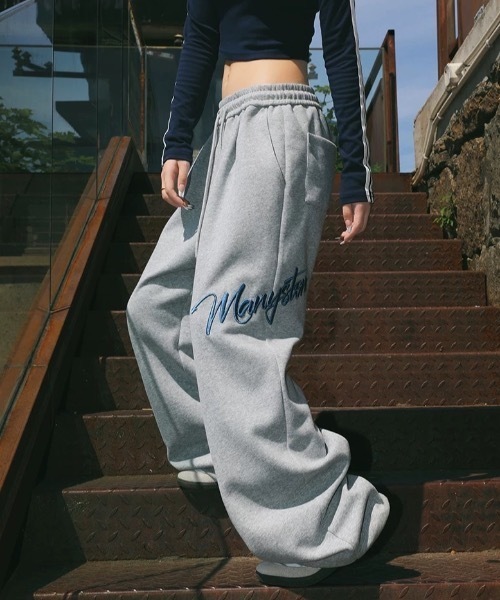 Alvia(アルビア)の「ワイドスウェットパンツ 刺繍ロゴ入り / ゆるかわ トレンド 韓国コーデに◎(スウェットパンツ・レディース・グレー/ブラック/ホワイト・M)」の18枚目の写真