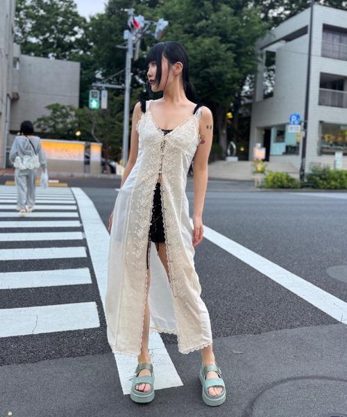 UGG（アグ）の「UGG/アグ/GoldenGlow Embossed/ゴールデングロウ エンボスト（サンダル・レディース・グレー系その他6/ライトグリーン・6/7/8）」の8枚目の写真