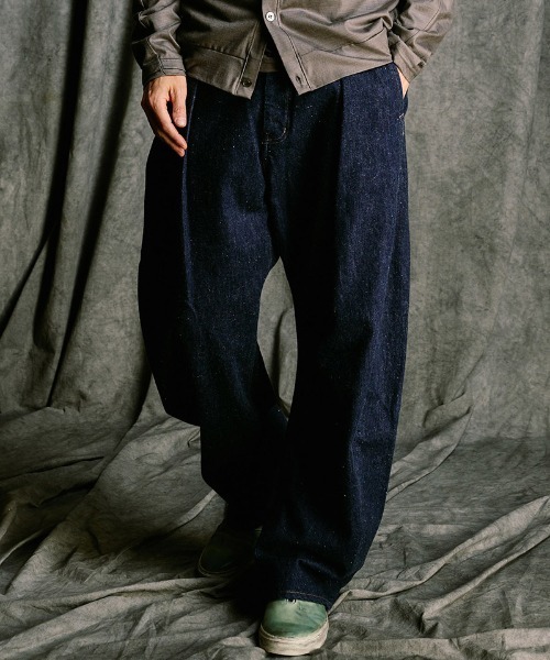 wjk(ダヴルジェイケイ)の「mp14986- wide banana denim(OW) ワイドバナナデニムパンツ(5225 dn90j)(デニムパンツ・メンズ・インディゴブルー/チャコールグレー・S/M/L/XL)」の1枚目の写真