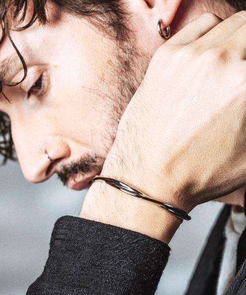 NO ID.(ノーアイディ)の「【NO ID.】Narrow ID Bracelet / ナロー ID ブレスレット(ブレスレット・メンズ・シルバー・ONE SIZE)」の5枚目の写真