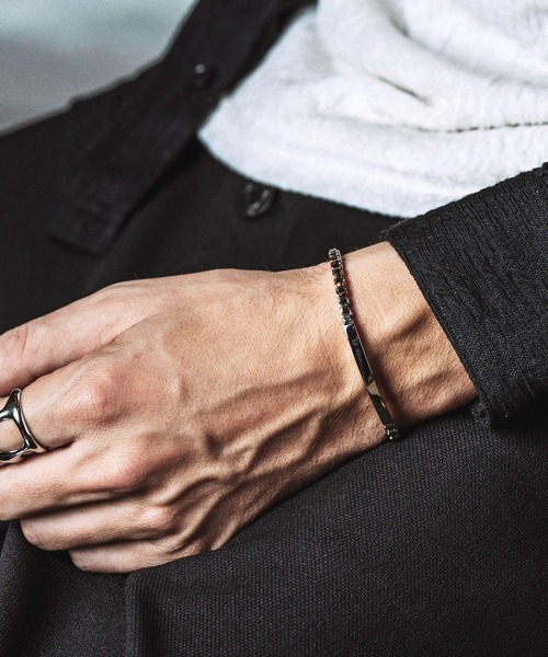NO ID.(ノーアイディ)の「【NO ID.】Narrow ID Bracelet / ナロー ID ブレスレット(ブレスレット・メンズ・シルバー・ONE SIZE)」の7枚目の写真