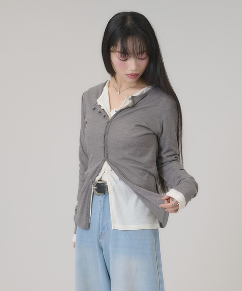 apres jour mignon（アプレジュールミニョン）の「クルミボタンカーディガン（カーディガン/ボレロ・レディース・グレー/アイボリー/ブラック・LARGE/フリー）」の16枚目の写真