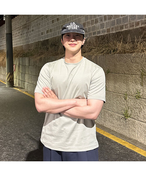 MINDBRIDGE（マインドブリッジ）の「[クール]ラウンドデイリーTシャツ - 5カラー（Tシャツ/カットソー・メンズ・ブラウン/ライトグレー/オフホワイト/ブラック/カーキ・95/100/105/110）」の5枚目の写真