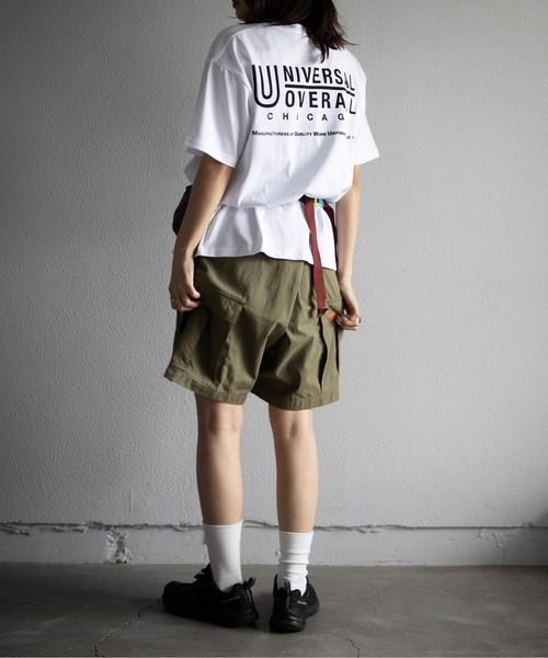 UNIVERSAL OVERALL（ユニバーサルオーバーオール）の「UNIVERSAL OVERALL / UO Back Logo S/S T / バックロゴ半袖Tシャツ（Tシャツ/カットソー・メンズ・ブラック/グレイッシュブルー/オートミール/ミント/ネイビー/ホワイト・XL/M/S/L）」の2枚目の写真