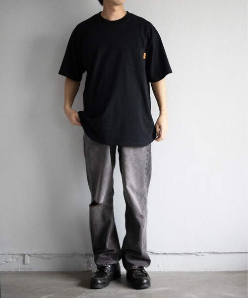 UNIVERSAL OVERALL（ユニバーサルオーバーオール）の「UNIVERSAL OVERALL / UO Back Logo S/S T / バックロゴ半袖Tシャツ（Tシャツ/カットソー・メンズ・ブラック/グレイッシュブルー/オートミール/ミント/ネイビー/ホワイト・XL/M/S/L）」の9枚目の写真