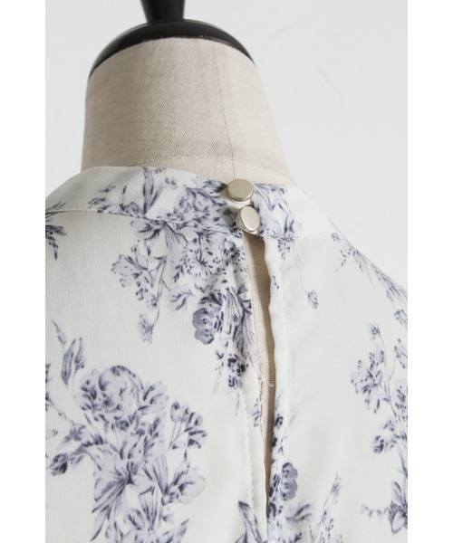 tocco closet(トッコ クローゼット)の「【ZOZO限定】デシンブーケプリントベルト付きワンピース(ワンピース・レディース・ブラック/オフホワイト・M)」の21枚目の写真