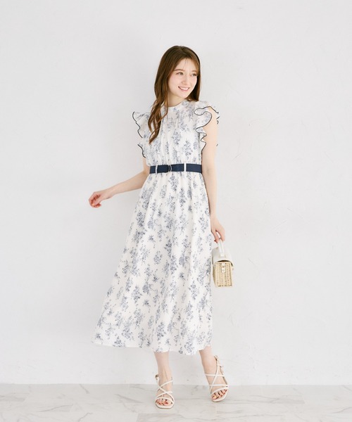 tocco closet(トッコ クローゼット)の「【ZOZO限定】デシンブーケプリントベルト付きワンピース(ワンピース・レディース・ブラック/オフホワイト・M)」の4枚目の写真