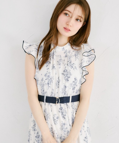 tocco closet(トッコ クローゼット)の「【ZOZO限定】デシンブーケプリントベルト付きワンピース(ワンピース・レディース・ブラック/オフホワイト・M)」の8枚目の写真