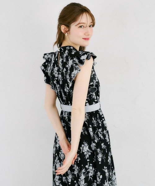 tocco closet(トッコ クローゼット)の「【ZOZO限定】デシンブーケプリントベルト付きワンピース(ワンピース・レディース・ブラック/オフホワイト・M)」の16枚目の写真
