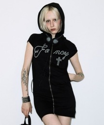 .KOM（ドットコム）の「A'GEM/9 × .kom 『FANCY CLUB/ファンシークラブ』HOTFIX PUFF SLEEVE HOOD ONE-PIECE/ホットフィックスパフスリーブフードワンピース（ワンピース）」