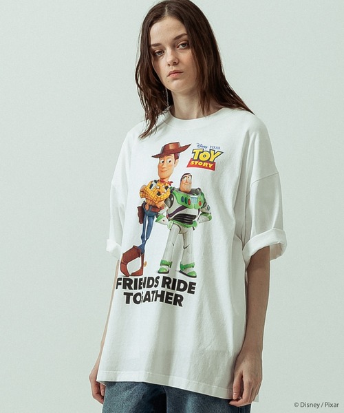 SLICK（スリック）の「【SLICK/スリック】SLICK / TOY STORY Print T-shirt 03/トイストーリー/パウダー加工プリントTシャツ/オーバーサイズ シルエット/ ビンテージ / ディズニー/ピクサー（Tシャツ/カットソー・メンズ・ホワイト/ブラック・3/2/1）」の3枚目の写真