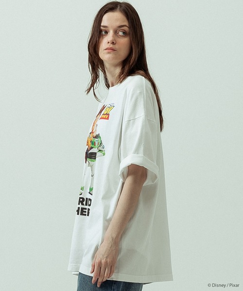 SLICK（スリック）の「【SLICK/スリック】SLICK / TOY STORY Print T-shirt 03/トイストーリー/パウダー加工プリントTシャツ/オーバーサイズ シルエット/ ビンテージ / ディズニー/ピクサー（Tシャツ/カットソー・メンズ・ホワイト/ブラック・3/2/1）」の4枚目の写真