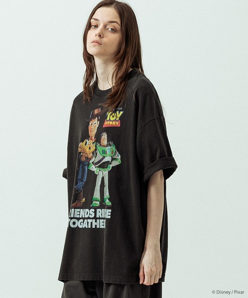 SLICK（スリック）の「【SLICK/スリック】SLICK / TOY STORY Print T-shirt 03/トイストーリー/パウダー加工プリントTシャツ/オーバーサイズ シルエット/ ビンテージ / ディズニー/ピクサー（Tシャツ/カットソー・メンズ・ホワイト/ブラック・3/2/1）」の16枚目の写真
