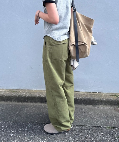 feepur(フェピュール)の「【4size展開】ストレートベイカーパンツ(その他パンツ・レディース・カーキ・MEDIUM/SMALL/TALL/LARGE)」の7枚目の写真