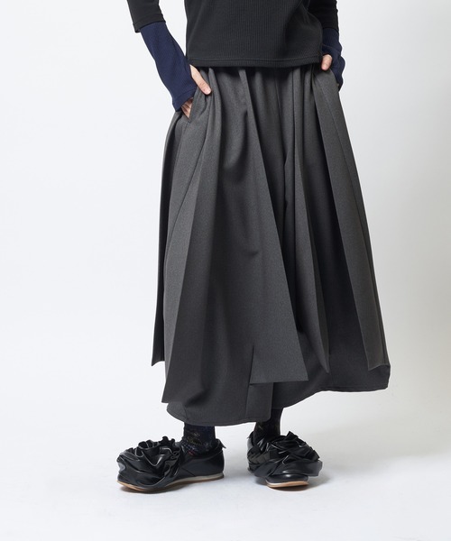gomme(ゴム)の「ウーリーライクスカートパンツ(その他パンツ・レディース・チャコールグレー/ブラック/カーキ・MEDIUM)」の2枚目の写真