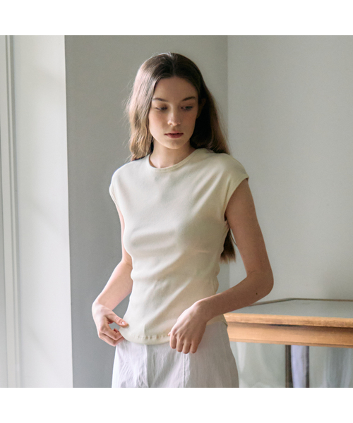 Ellioti(エリオティ)の「Noa Cap Sleeve Ts_6Color(Tシャツ/カットソー・レディース・グレー/ブラック/アイボリー/チャコール/ミント/ホワイト・FREE)」の3枚目の写真
