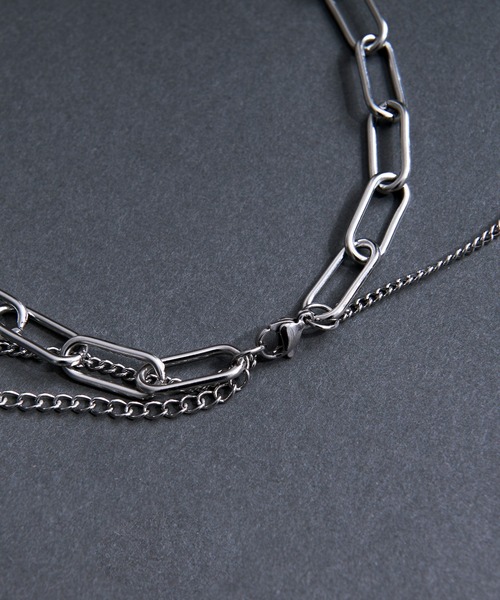 Ellno Loset（エルノロゼット）の「layered chain choker necklace/ レイヤードチェーンチョーカーネックレス（チョーカー・メンズ・シルバー・FREE）」の4枚目の写真