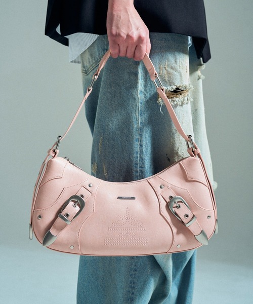 CAMPHOR WOOD(カンファーウッド)の「FAUX LEATHER BELT BUCKLE WESTERN BAG / フェイクレザーベルトバックルウエスタンバッグ(ショルダーバッグ・メンズ・ピンク/ブラック/エメラルド・フリー)」の3枚目の写真