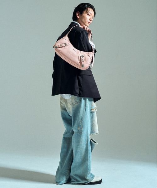 CAMPHOR WOOD(カンファーウッド)の「FAUX LEATHER BELT BUCKLE WESTERN BAG / フェイクレザーベルトバックルウエスタンバッグ(ショルダーバッグ・メンズ・ピンク/ブラック/エメラルド・フリー)」の16枚目の写真