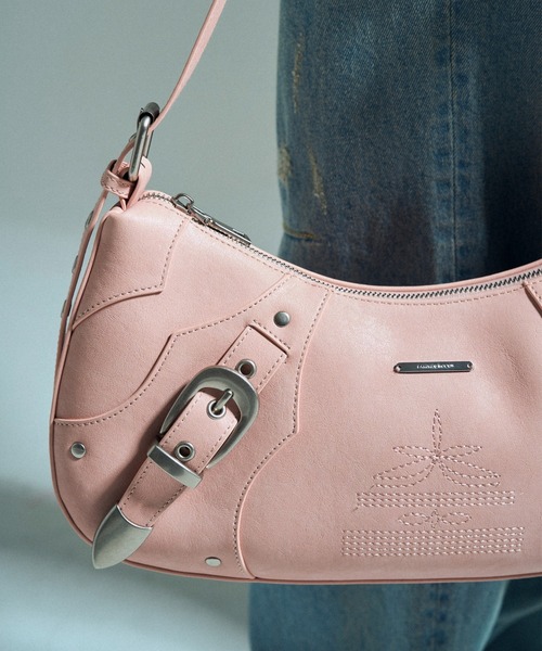 CAMPHOR WOOD(カンファーウッド)の「FAUX LEATHER BELT BUCKLE WESTERN BAG / フェイクレザーベルトバックルウエスタンバッグ(ショルダーバッグ・メンズ・ピンク/ブラック/エメラルド・フリー)」の19枚目の写真