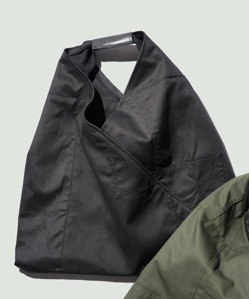 THRIFTY LOOK(スリフティールック)の「THRIFTY LOOK / スリフティールック BDU TRIANGLE TOTE LARGE トライアングルトートバッグ ラージサイズ(トートバッグ・メンズ・ブラック/オリーブ・FREE)」の1枚目の写真