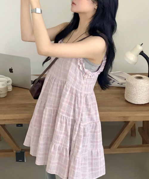 HAILY(ヘイリー)の「フリルネックチェック柄ティアードキャミワンピース/キャミトップス(キャミソール・レディース・ピンク/イエロー/ブルー・FREE)」の4枚目の写真