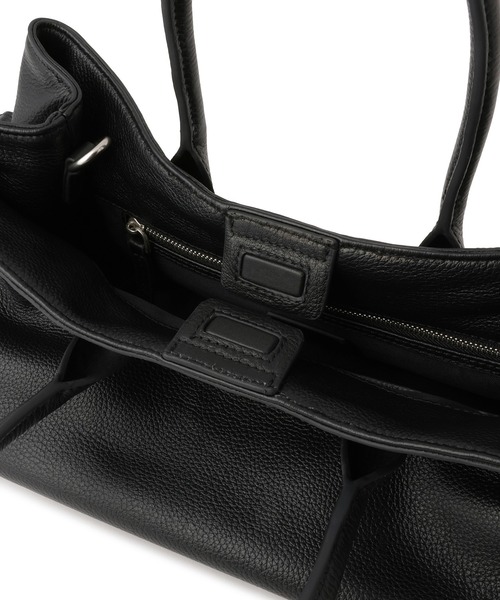 SALON adam et rope'(サロン アダム エ ロペ)の「【WEB限定】ナチュラルレザー2WAYサイドベルトバッグ(ショルダーバッグ・レディース・ブラック・FREE)」の7枚目の写真