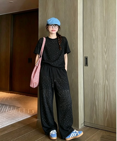 FAVORITO(ファヴォリート)の「ラインストーントップスパンツセットアップ(セットアップ・レディース・ブラック/レッド/オフホワイト/ピンク・F)」の8枚目の写真