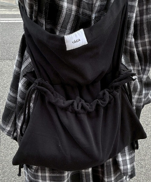YACA(ヤーカ)の「Sweat Apron Shoulder Bag/スウェットエプロンショルダーバッグ【unisex item】(ショルダーバッグ・レディース・ブラック/グレー・FREE)」の7枚目の写真
