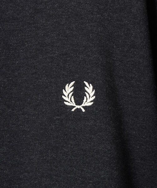 FRED PERRY(フレッドペリー)の「【別注】FRED PERRY / エンブロイダリー クルーネック スウェット(スウェット・メンズ・ブラック/ブラウン・X-LARGE/SMALL)」の5枚目の写真