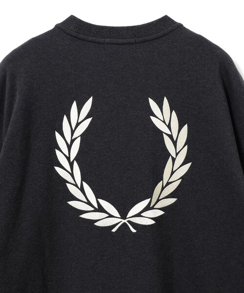 FRED PERRY(フレッドペリー)の「【別注】FRED PERRY / エンブロイダリー クルーネック スウェット(スウェット・メンズ・ブラック/ブラウン・X-LARGE/SMALL)」の7枚目の写真