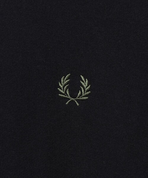FRED PERRY(フレッドペリー)の「【別注】FRED PERRY / エンブロイダリー クルーネック スウェット(スウェット・メンズ・ブラック/ブラウン・X-LARGE/SMALL)」の10枚目の写真
