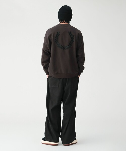 FRED PERRY(フレッドペリー)の「【別注】FRED PERRY / エンブロイダリー クルーネック スウェット(スウェット・メンズ・ブラック/ブラウン・X-LARGE/SMALL)」の18枚目の写真