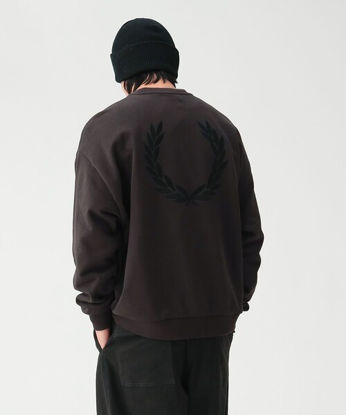FRED PERRY(フレッドペリー)の「【別注】FRED PERRY / エンブロイダリー クルーネック スウェット(スウェット・メンズ・ブラック/ブラウン・X-LARGE/SMALL)」の20枚目の写真