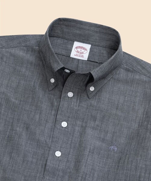 BROOKS BROTHERS(ブルックスブラザーズ)の「コットンシャンブレー GFロゴ ショートスリーブ プルオーバーシャツ(シャツ/ブラウス・メンズ・ブラック/ネイビー・MEDIUM/LARGE/SMALL)」の4枚目の写真