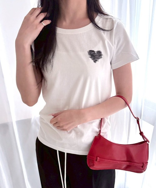 fiere(フィエール)の「シンプルワンポイント手書きプリント半袖Tシャツ(Tシャツ/カットソー・レディース・A/B/C・WM)」の20枚目の写真