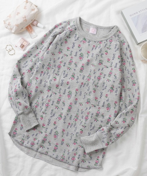 JEMORGAN(ジェーイーモーガン)の「【87】【JEMORGAN/ジェーイーモーガン】花柄 ワッフル クルーネック ロングスリーブ Tシャツ/レディース/ワンマイルウェア/リラックスウェア(Tシャツ/カットソー・レディース・ピンク系/レッド/ベージュ/グレー/ホワイト/ホワイト系/ピンク/ラベンダー/グレー系/ブルー系/ブルー/ブラック/ベージュ系・FREE)」の5枚目の写真