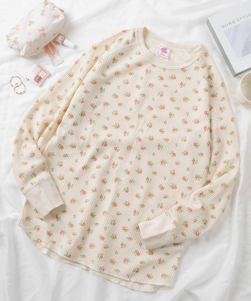 JEMORGAN(ジェーイーモーガン)の「【87】【JEMORGAN/ジェーイーモーガン】花柄 ワッフル クルーネック ロングスリーブ Tシャツ/レディース/ワンマイルウェア/リラックスウェア(Tシャツ/カットソー・レディース・ピンク系/レッド/ベージュ/グレー/ホワイト/ホワイト系/ピンク/ラベンダー/グレー系/ブルー系/ブルー/ブラック/ベージュ系・FREE)」の1枚目の写真
