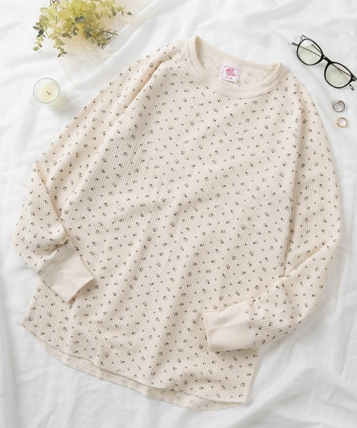 JEMORGAN(ジェーイーモーガン)の「【87】【JEMORGAN/ジェーイーモーガン】花柄 ワッフル クルーネック ロングスリーブ Tシャツ/レディース/ワンマイルウェア/リラックスウェア(Tシャツ/カットソー・レディース・ピンク系/レッド/ベージュ/グレー/ホワイト/ホワイト系/ピンク/ラベンダー/グレー系/ブルー系/ブルー/ブラック/ベージュ系・FREE)」の4枚目の写真