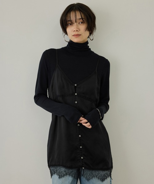 SALON adam et rope'(サロン アダム エ ロペ)の「サテンレースキャミジレ(キャミソール・レディース・キナリ/ブラック・FREE)」の2枚目の写真