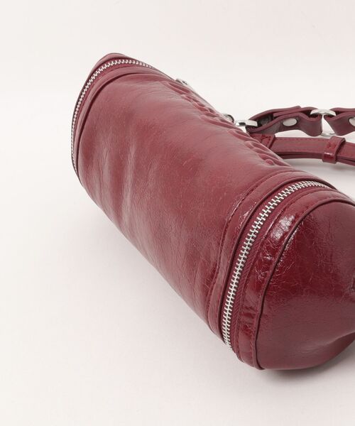 Desigual（デシグアル）の「Glossy zip baguette shoulder bag / グロッシィジップバゲットショルダーバッグ（ショルダーバッグ・レディース・レッド・FREE）」の6枚目の写真