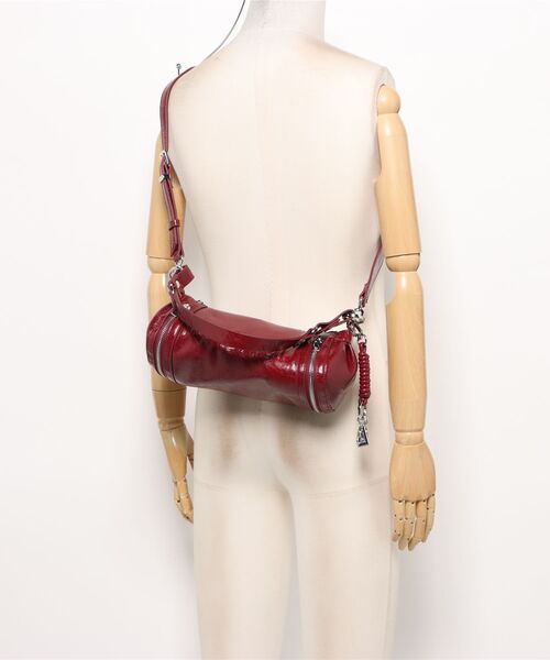 Desigual（デシグアル）の「Glossy zip baguette shoulder bag / グロッシィジップバゲットショルダーバッグ（ショルダーバッグ・レディース・レッド・FREE）」の9枚目の写真