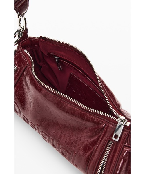 Desigual（デシグアル）の「Glossy zip baguette shoulder bag / グロッシィジップバゲットショルダーバッグ（ショルダーバッグ・レディース・レッド・FREE）」の4枚目の写真