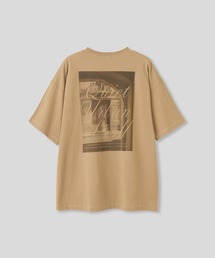 AT THE TRNK（アットザトランク）の「バックプリント フォト Ｔシャツ AT THE TRNK（Tシャツ/カットソー）」