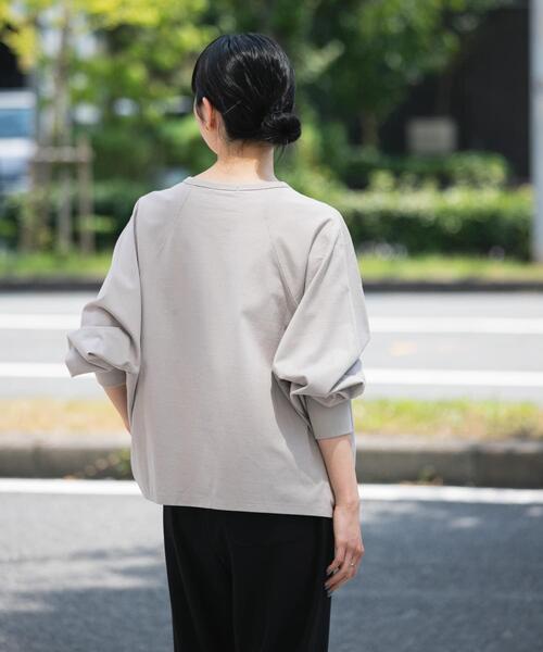 EKAL(エカル)の「スプリッドドルマンカットソー(Tシャツ/カットソー・レディース・ベージュ/ボルドー/ブラック・ONE)」の13枚目の写真