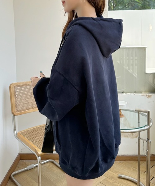 Ada.(エイダ)の「カレッジ風 オーバーサイズ スウェット パーカー(スウェット・レディース・ネイビー/ライトグレー/グレー・FREE)」の6枚目の写真